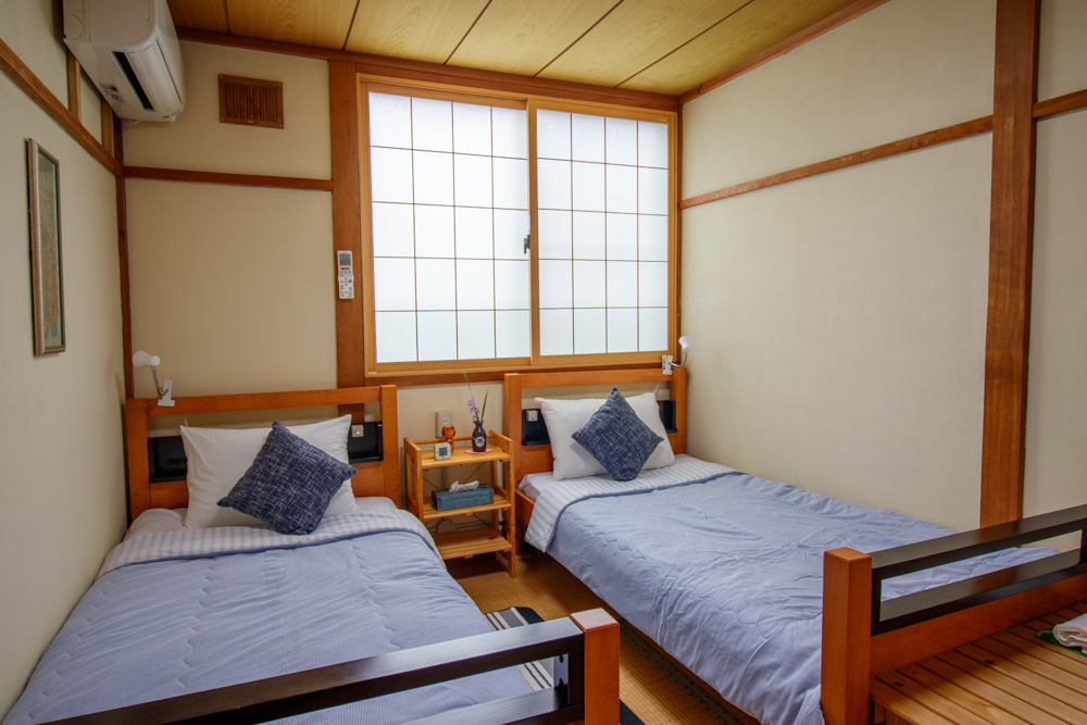 Japanese twin room / 和室ツインルーム